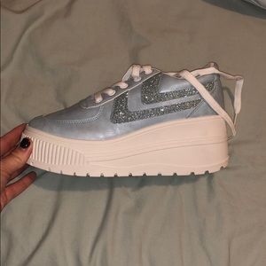 Platform sneakers